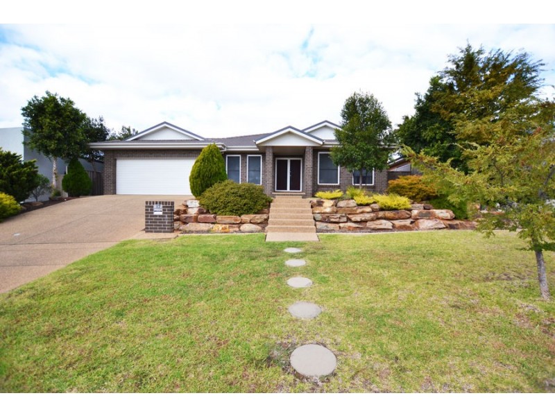 17 Osterley Street, Bourkelands NSW 2650