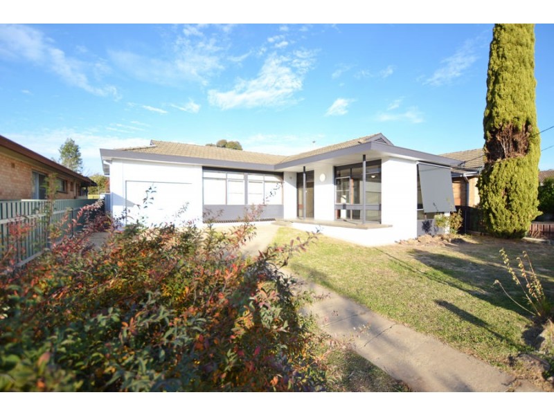 53 Northcott Parade, Mount Austin NSW 2650