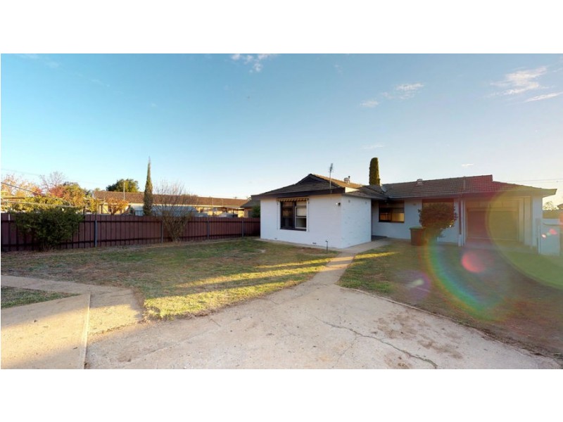 53 Northcott Parade, Mount Austin NSW 2650
