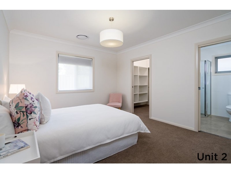 1 & 2/65 Bourke Street, Turvey Park NSW 2650