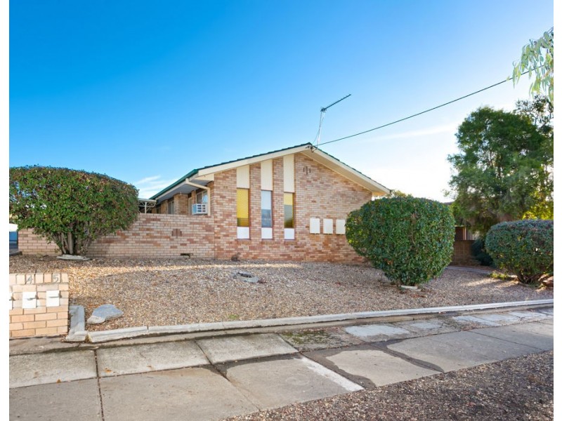 8 Nordlingen Drive, Tolland NSW 2650