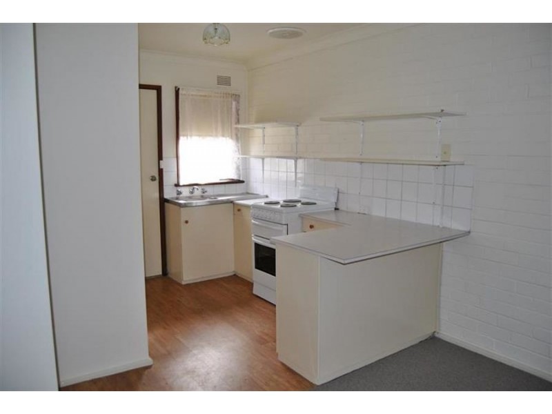 8 Nordlingen Drive, Tolland NSW 2650