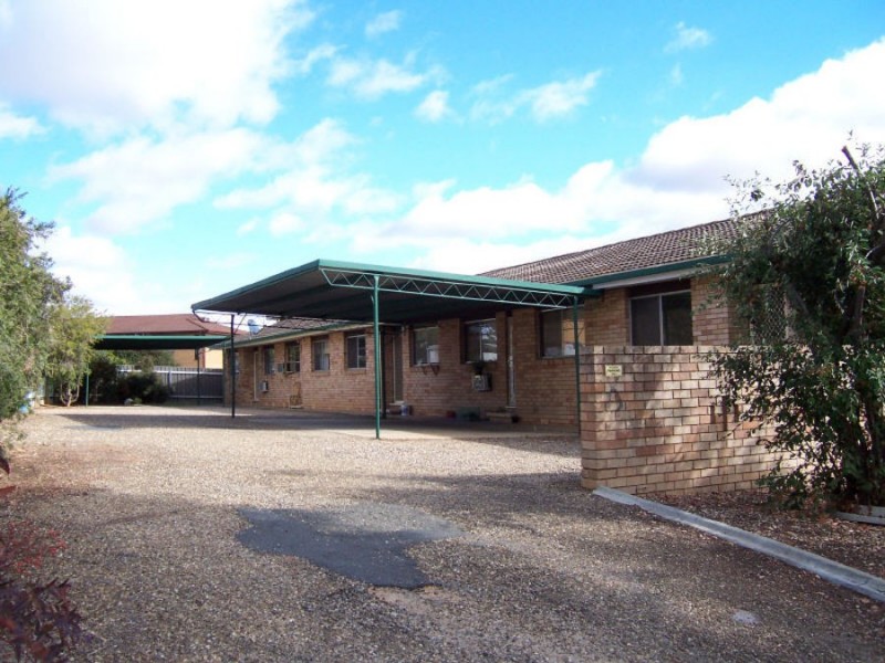 8 Nordlingen Drive, Tolland NSW 2650