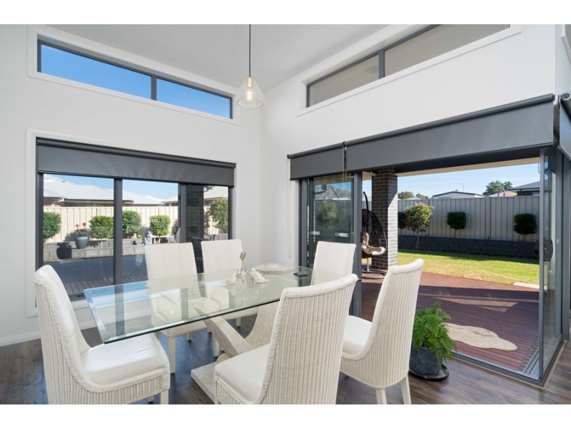 8 Ross Parkway, Gobbagombalin NSW 2650