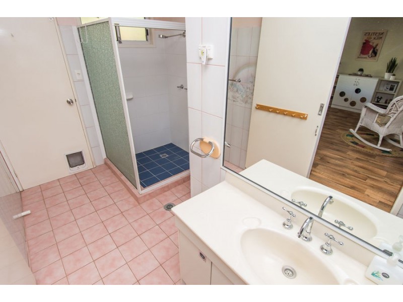 13 Tucker Street, Turvey Park NSW 2650