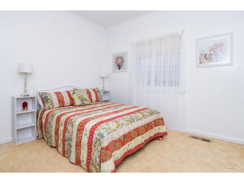 13 Tucker Street, Turvey Park NSW 2650