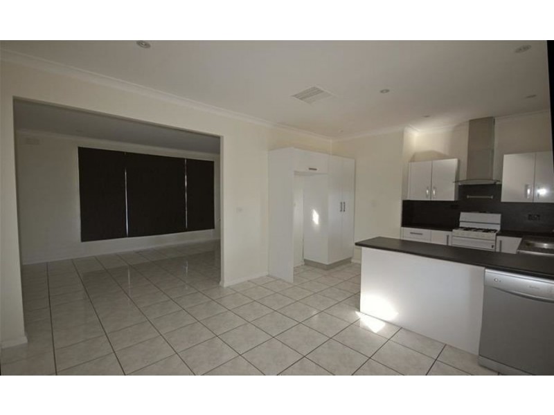 7 Anne Street, Tolland NSW 2650