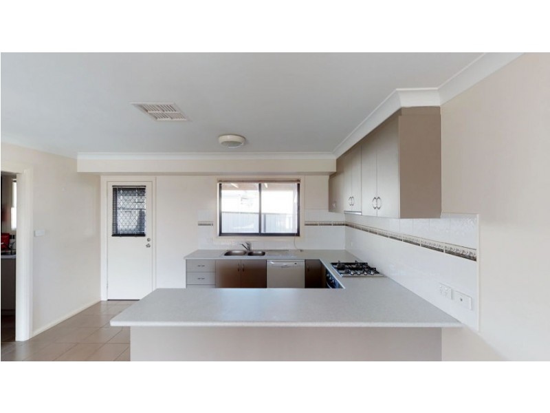 4/2-4 Macquarie Street, Mount Austin NSW 2650