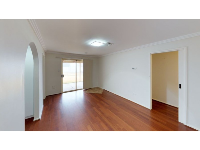 29 Grevillea Crescent, Lake Albert NSW 2650