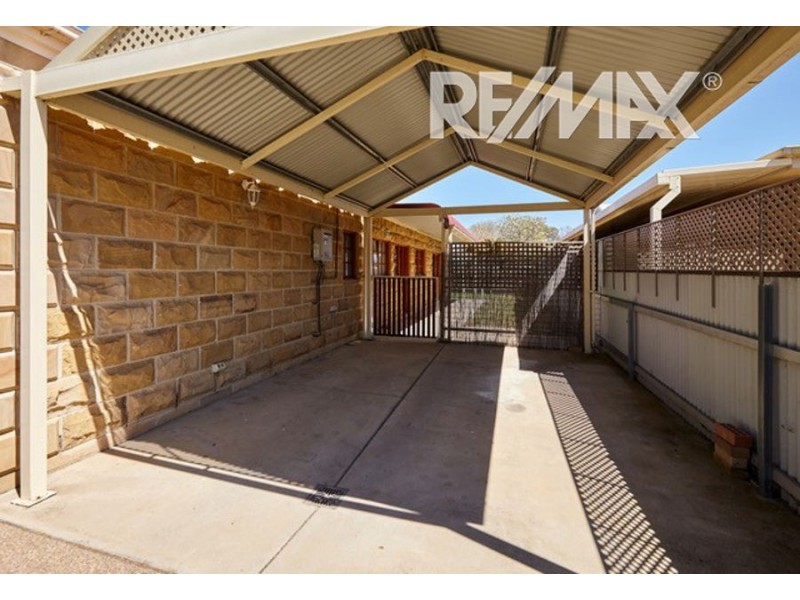 18 Rowe Street, Lake Albert NSW 2650