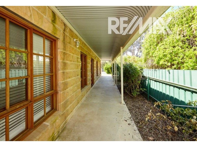 18 Rowe Street, Lake Albert NSW 2650