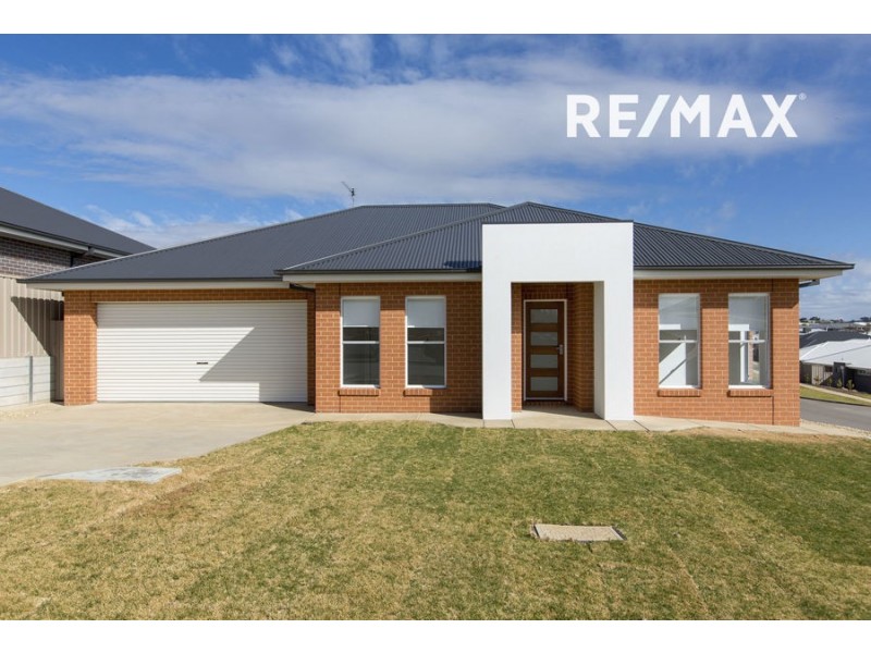 9 Warrock Place, Bourkelands NSW 2650