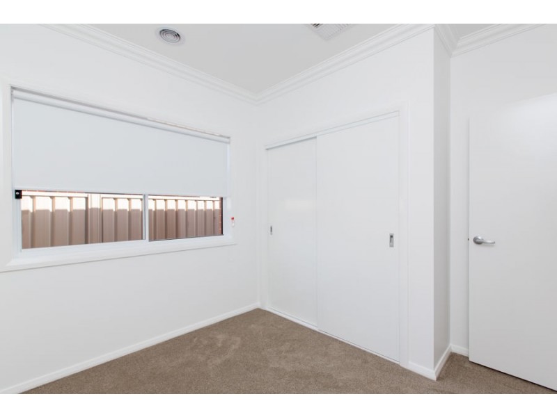 9 Warrock Place, Bourkelands NSW 2650