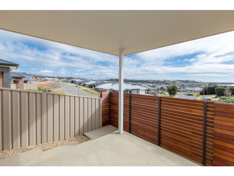 9 Warrock Place, Bourkelands NSW 2650