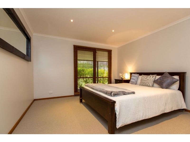 4 Bellevue Parade, Kooringal NSW 2650