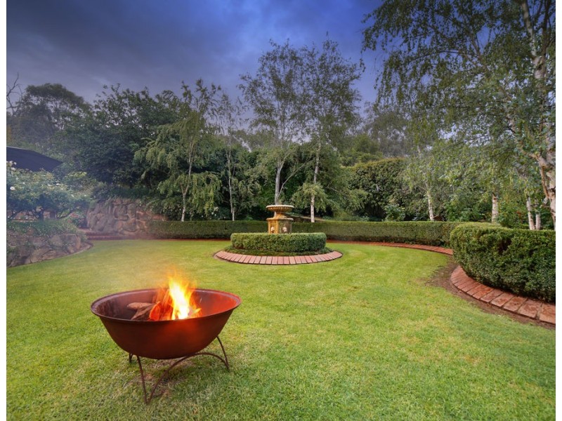 4 Bellevue Parade, Kooringal NSW 2650