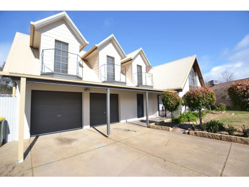 5 Atkins Place, Estella NSW 2650