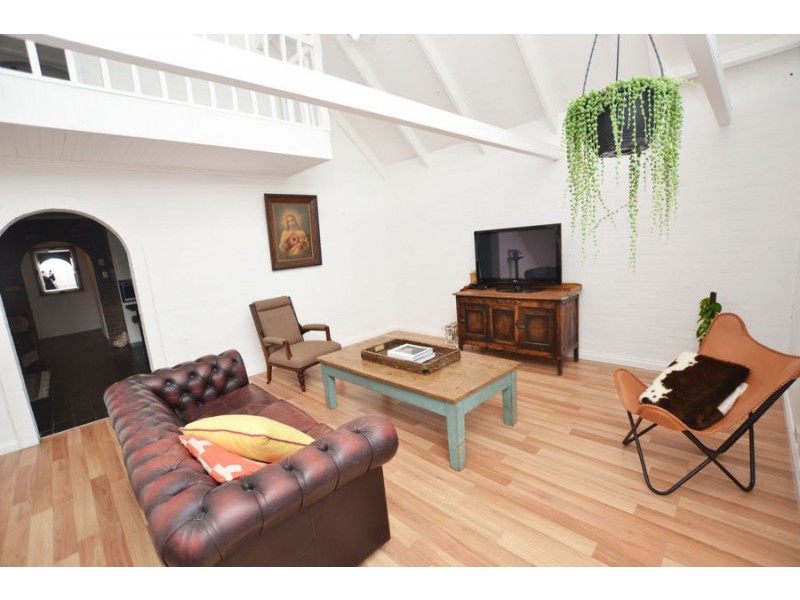 5 Atkins Place, Estella NSW 2650