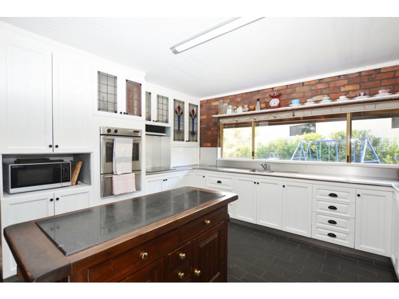 5 Atkins Place, Estella NSW 2650