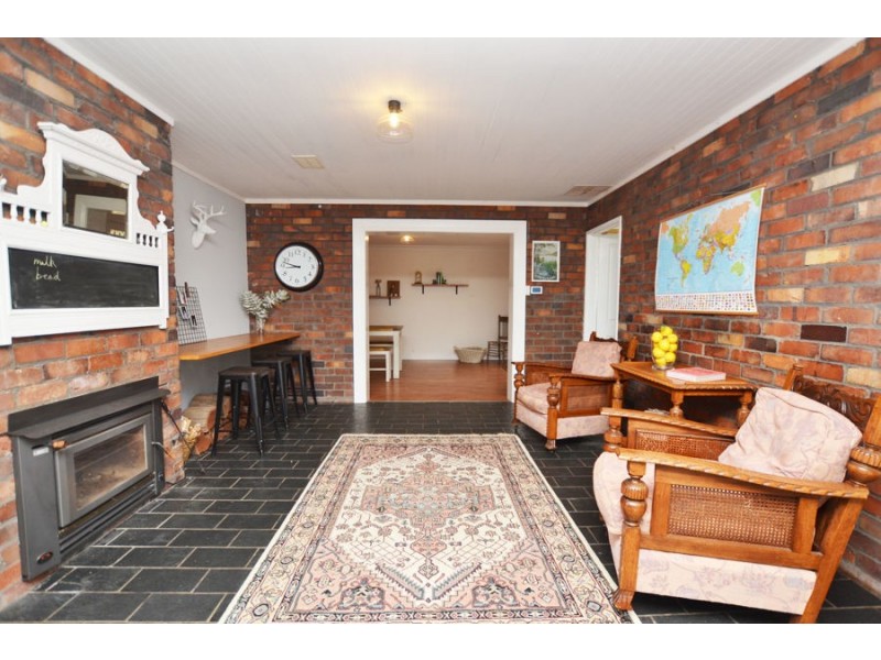 5 Atkins Place, Estella NSW 2650