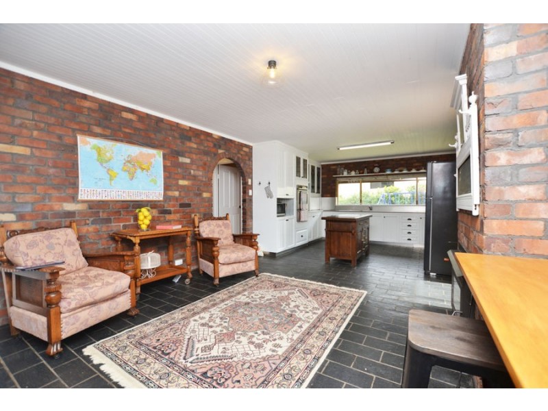 5 Atkins Place, Estella NSW 2650