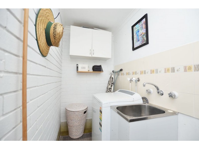 5 Atkins Place, Estella NSW 2650