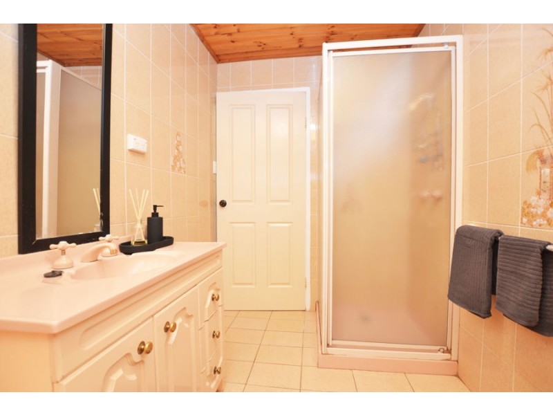 5 Atkins Place, Estella NSW 2650