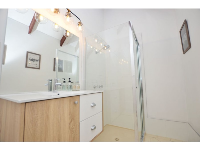 5 Atkins Place, Estella NSW 2650