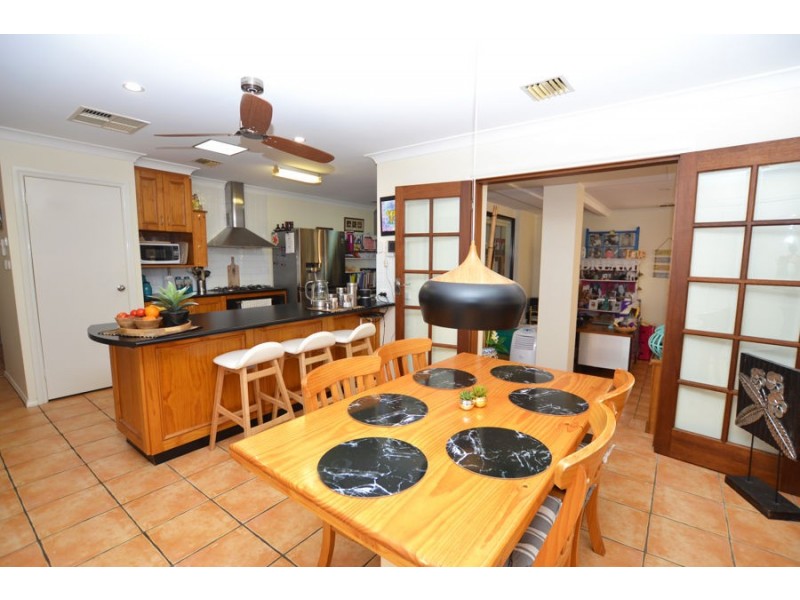 18 Overdale Drive, Bourkelands NSW 2650