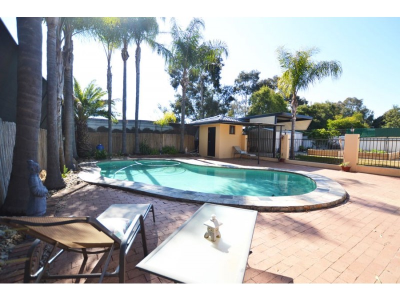 18 Overdale Drive, Bourkelands NSW 2650