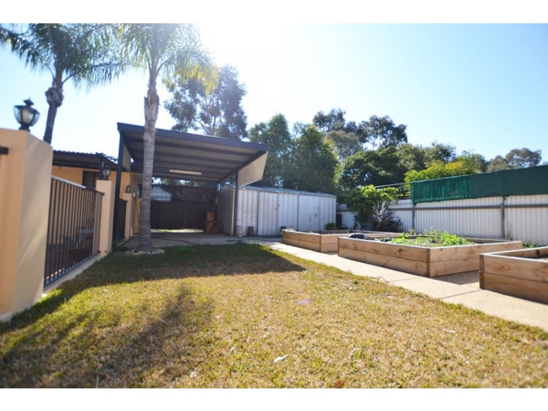18 Overdale Drive, Bourkelands NSW 2650