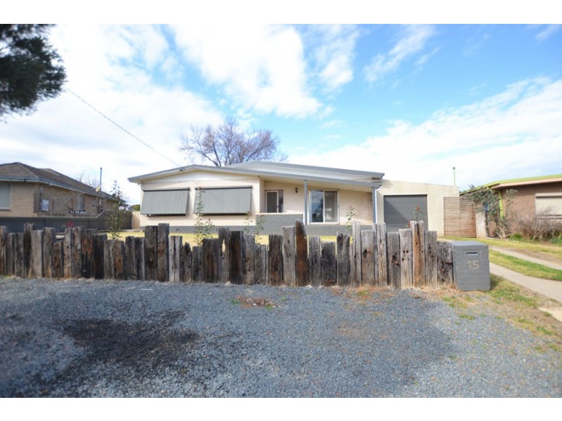 15 Holloway Street, Tolland NSW 2650