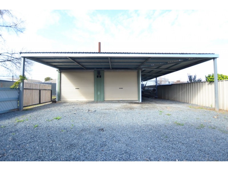 15 Holloway Street, Tolland NSW 2650