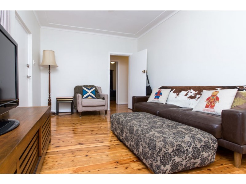 87 Bolger Avenue, Mount Austin NSW 2650