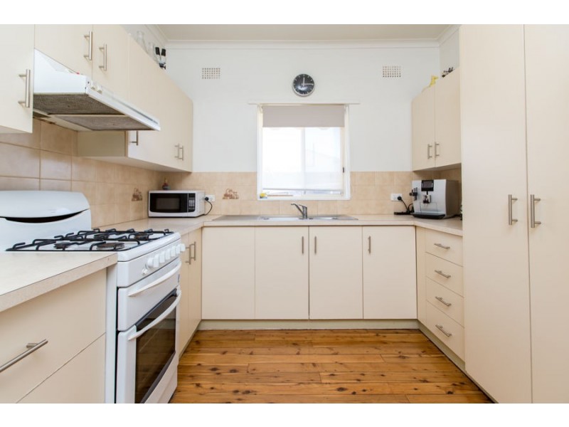 87 Bolger Avenue, Mount Austin NSW 2650