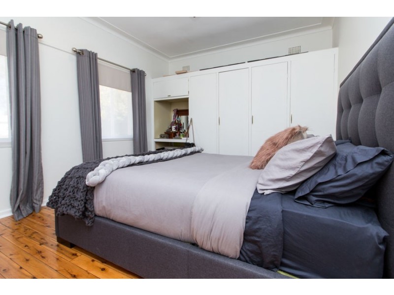 87 Bolger Avenue, Mount Austin NSW 2650