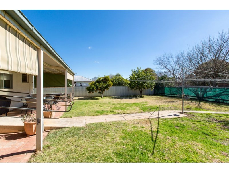 87 Bolger Avenue, Mount Austin NSW 2650