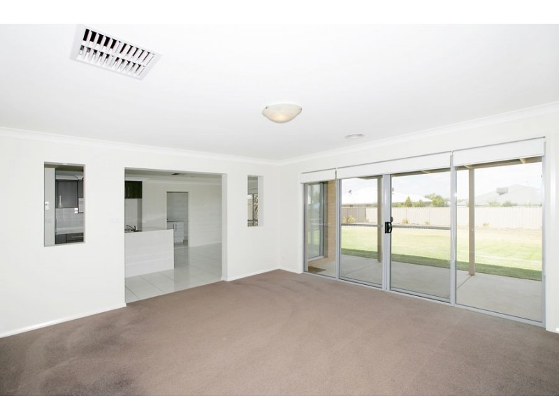 55 Stirling Boulevard, Tatton NSW 2650