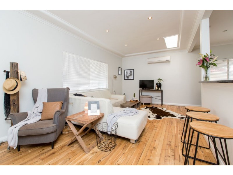 13 Ceduna Street, Mount Austin NSW 2650