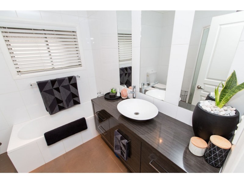 13 Ceduna Street, Mount Austin NSW 2650