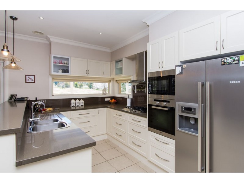 9 Burgan Drive, Springvale NSW 2650