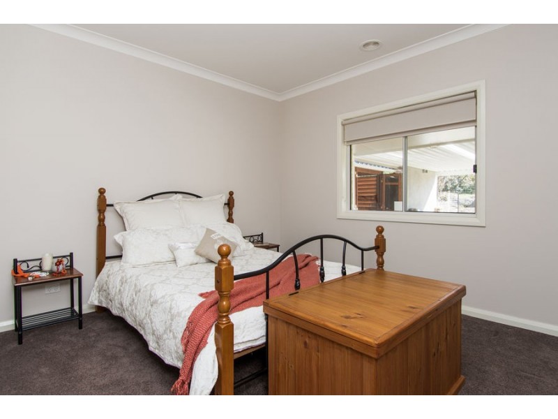 9 Burgan Drive, Springvale NSW 2650