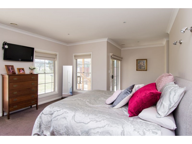 9 Burgan Drive, Springvale NSW 2650