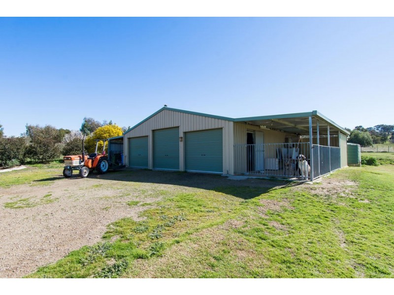 9 Burgan Drive, Springvale NSW 2650