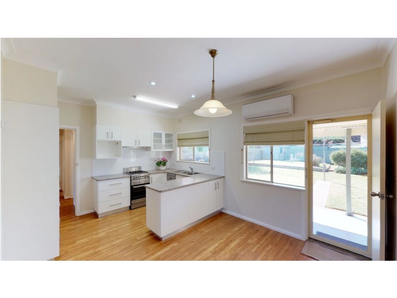 9 Stanley Street, Kooringal NSW 2650