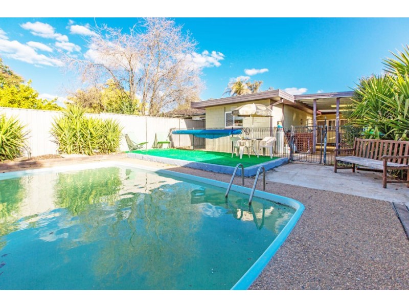 21 Lake Street, Lake Albert NSW 2650