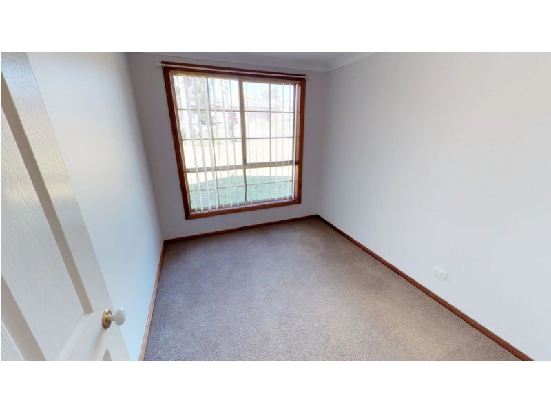 1/8 Kenneally Street, Kooringal NSW 2650