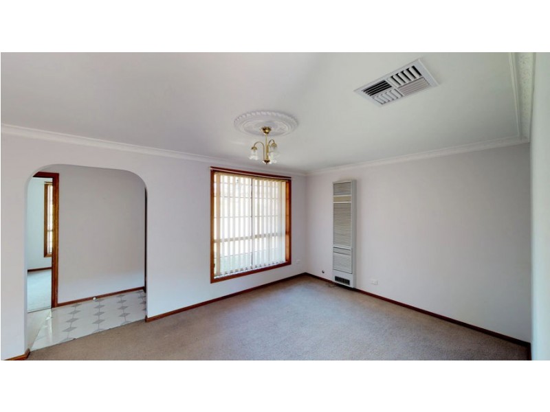 1/8 Kenneally Street, Kooringal NSW 2650