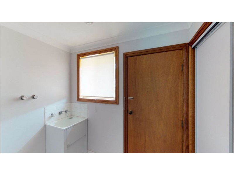 1/8 Kenneally Street, Kooringal NSW 2650