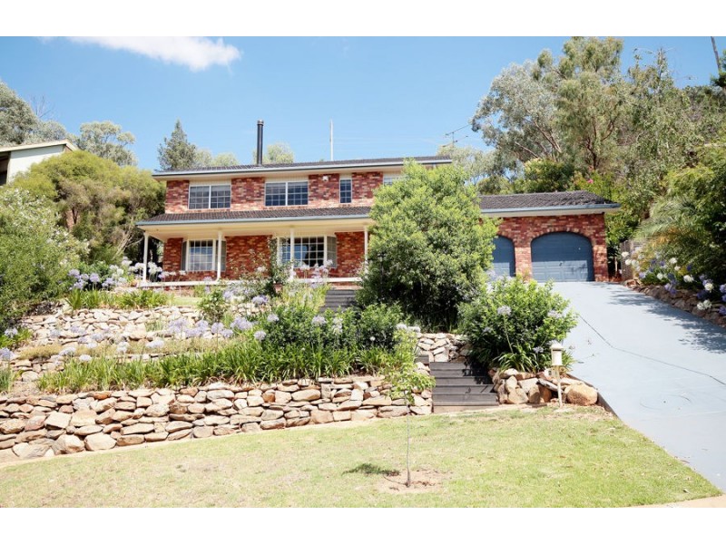 4 Baree Place, Kooringal NSW 2650
